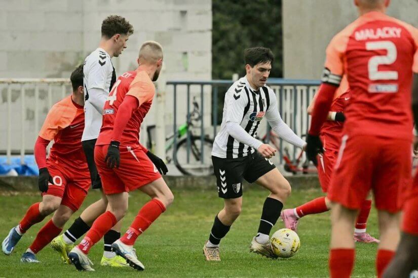 Futbal: kontumačná prehra aj vysoká pokuta