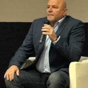 Kozmonaut Ivan Bella so seneckými žiakmi