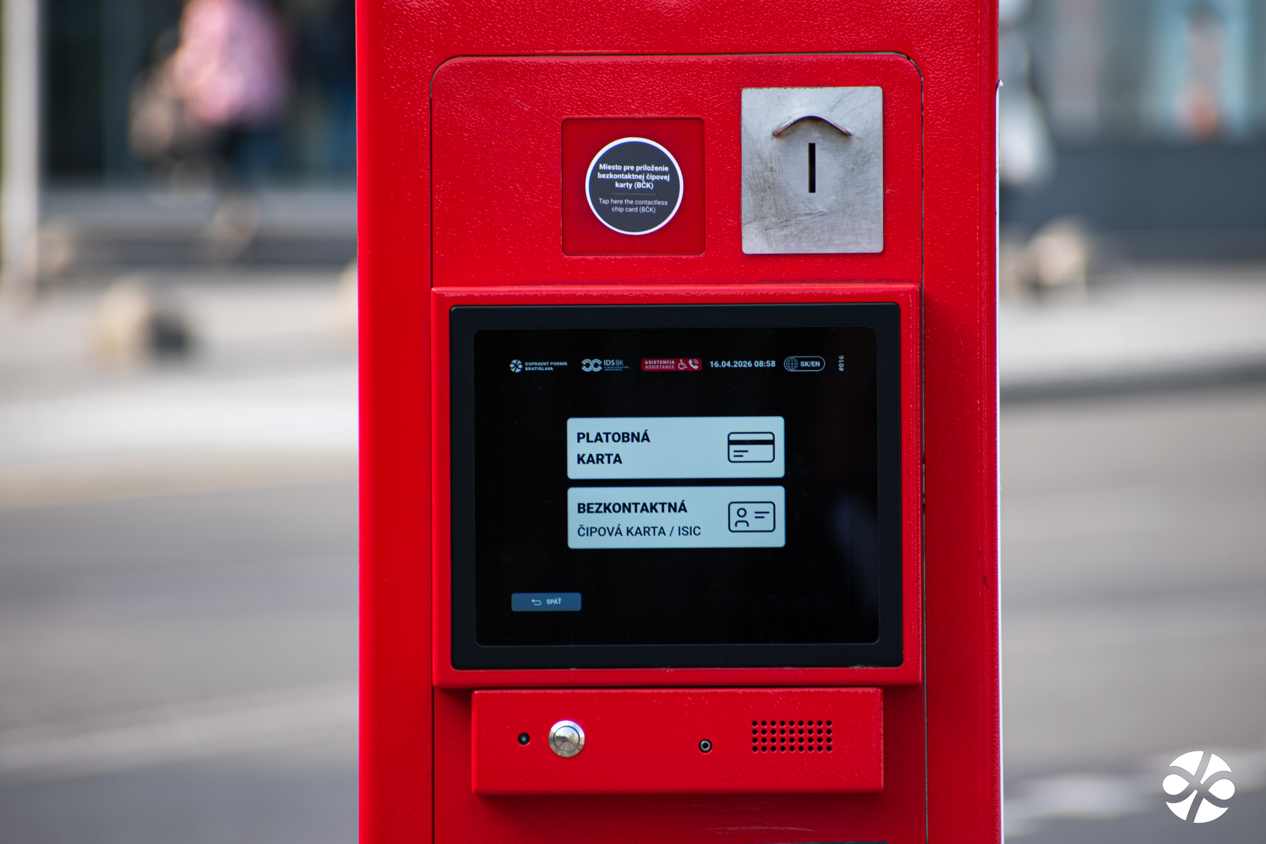 Električenku si kúpite na každom kroku: Dopravný podnik Bratislava sprístupnil 80 nových predajných miest na predaj predplatných lístkov