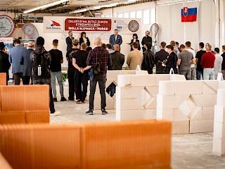 Robert Fico: Za minútu nájdete desať právnikov, ale jedného remeselníka hľadáte desať dní