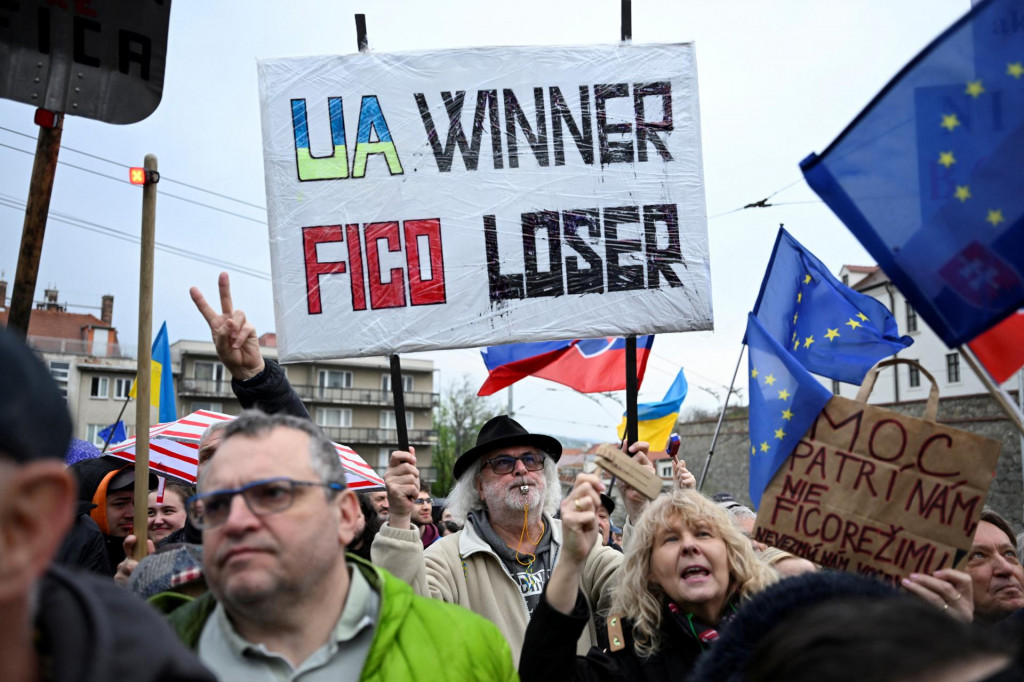 Šutaj Eštok predstavil dve opatrenia na podporu ekonomiky. Pomôcť majú matkám a rodinám s deťmi