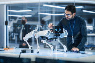 Pred rokom padali vo veľkom a boli pomalé. Roboty prekonali ľudí a stanovili nový svetový rekord v polmaratóne