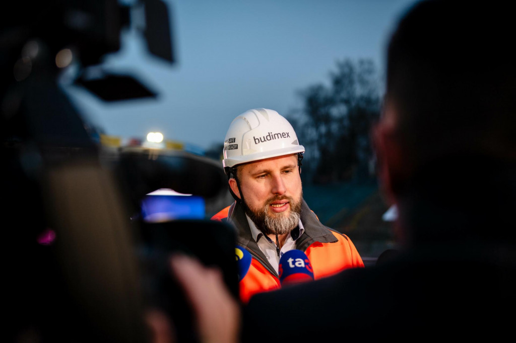 Merania zosuvu pôdy na obchvate Ružomberka podľa šéfa diaľničiarov nevykazujú žiadne pohyby