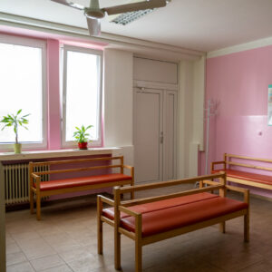 Do polikliniky sa už vstupuje z opačnej strany