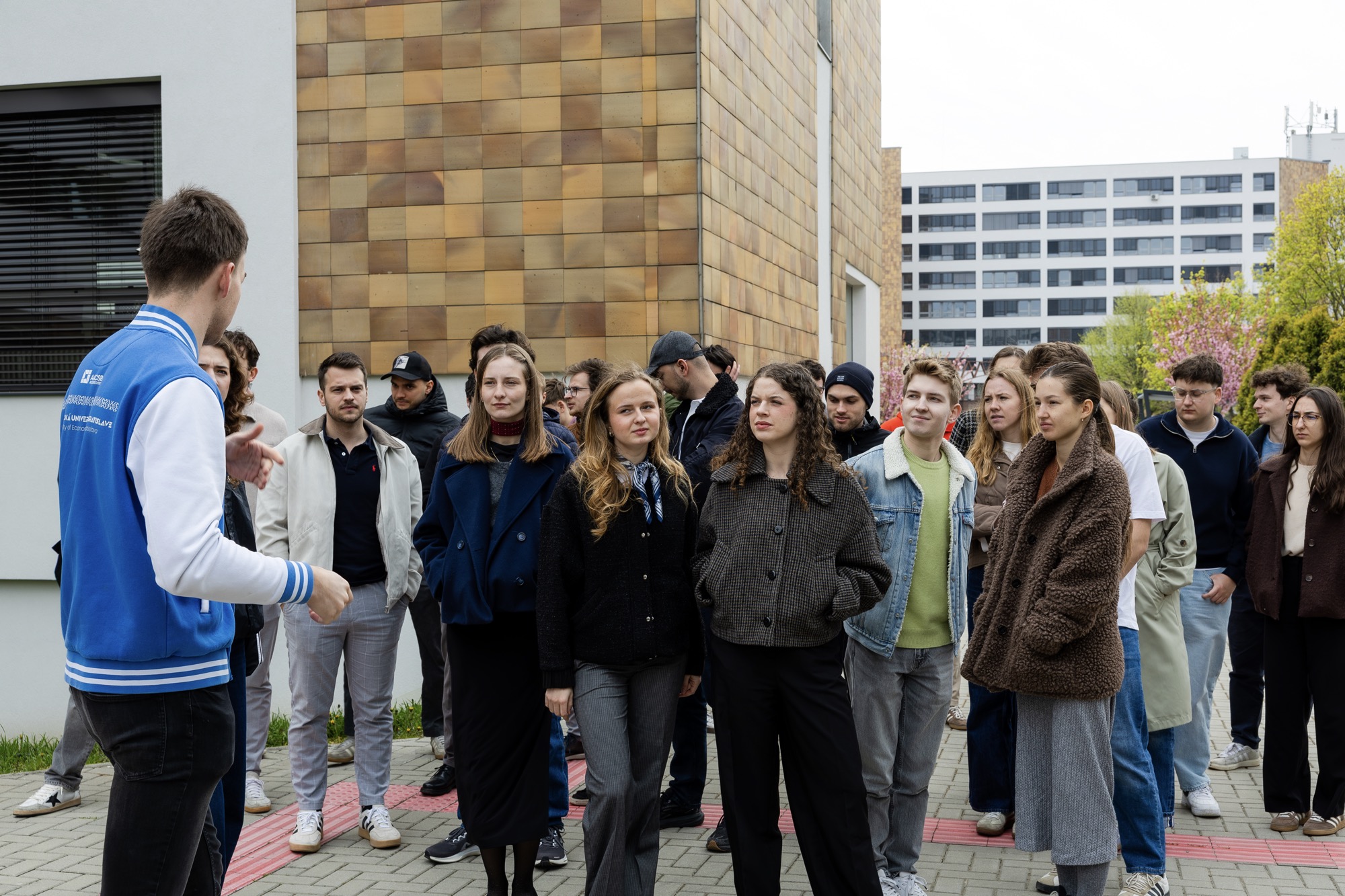 Projekt Central Europe Connect už po pätnásty raz prepája študentov ekonomických univerzít z Bratislavy, Viedne a Varšavy