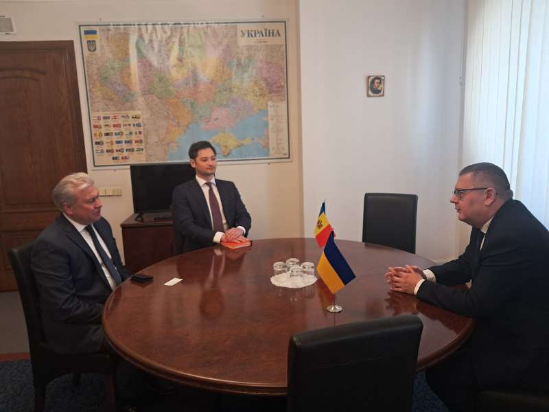 Україна та Молдова поглиблюють співпрацю: голова Комітету з питань зовнішньої політики та міжпарламентського співробітництва провів зустріч із Послом Молдови в Україні
