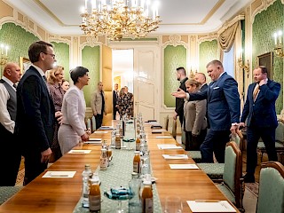 Predseda vlády SR Robert Fico prijal na úrade vlády eurokomisárku pre rozšírenie Martu Kosovú