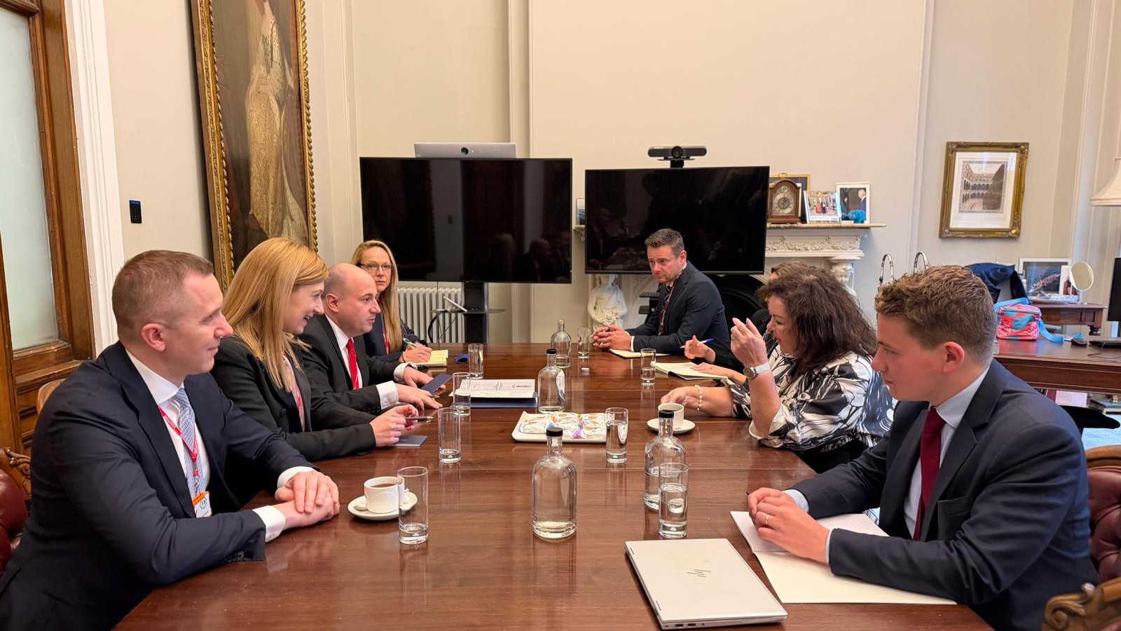 Јовановић и Козарев са Карен Пирс у Лондону о актуелним темама