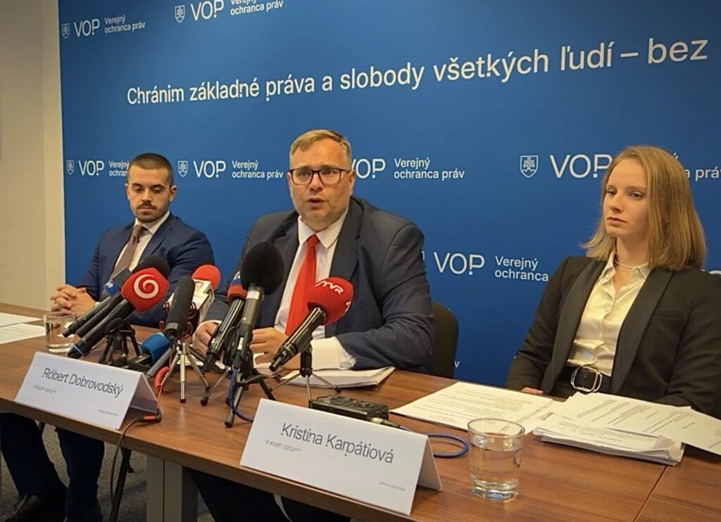 Napadol som na ústavnom súde podmienky registrácie cirkví