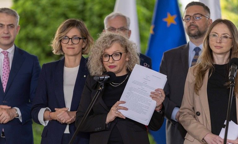 Kotula: Partia, która ma pro life na sztandarach dziś chciałaby spowodować, żeby zniknęły dzieci, które wychowują się w tęczowych rodzinach