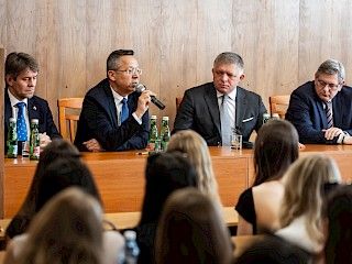 Predseda vlády diskutoval so študentmi v Košiciach