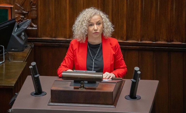 Ustawa o osobie najbliższej. "To nie jest zamach na małżeństwo, bo umowa cywilnoprawna zawierana u notariusza i rejestrowana w Urzędzie Stanu Cywilnego"