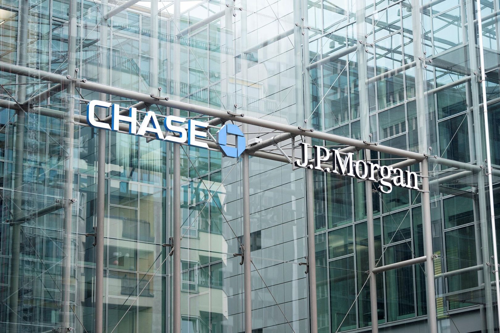 Vier Prozent!? Chase und Noris­bank locken mit Kracher-Zinsen