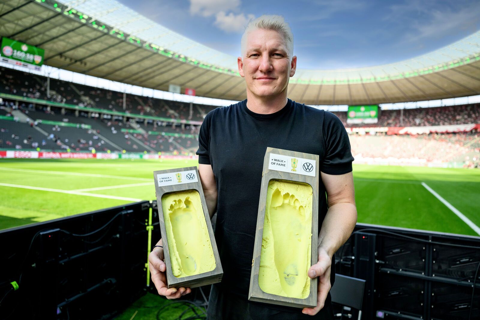 Bastian Schweinsteiger wird historischer Pokalheld – Harry Kane zum Pokalheld der Saison 2025/26 gewählt