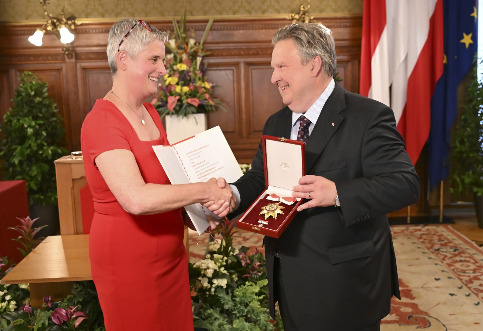 Bürgermeister Ludwig überreichte Goldenes Ehrenzeichen an Kulturmanagerin Monika Erb