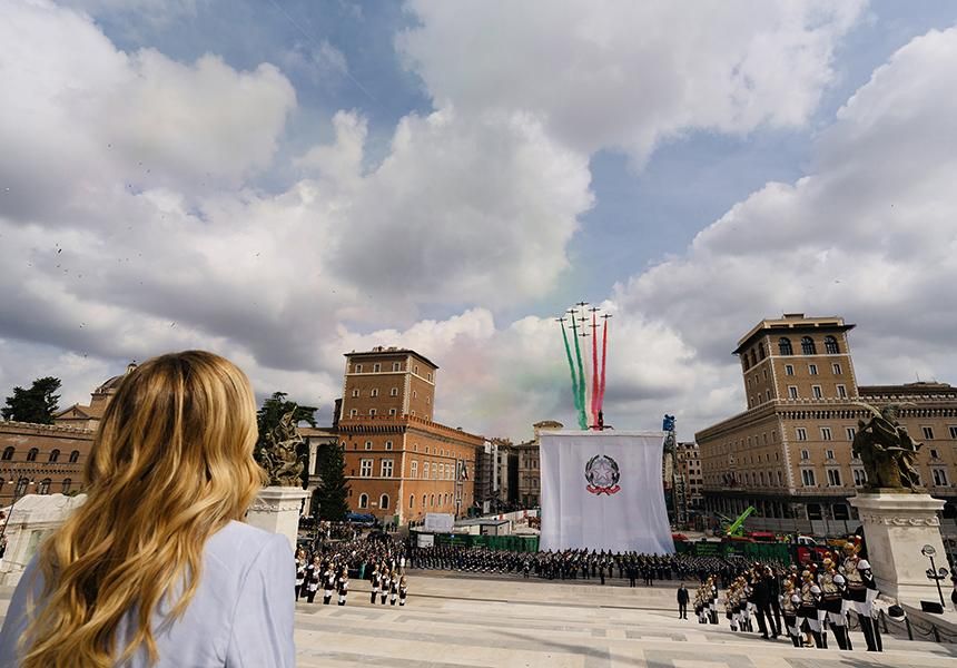 Festa della Repubblica, il Presidente Meloni all'Altare della Patria