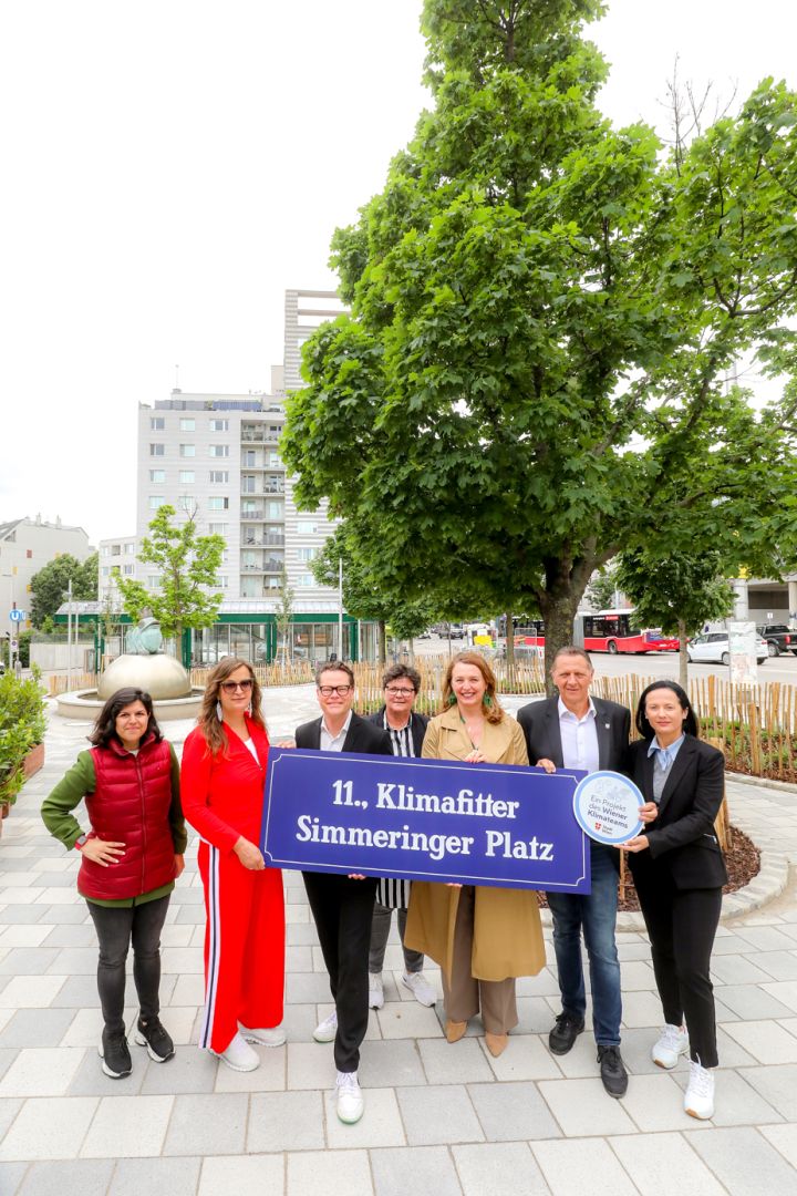 Wiener Klimateam: Zwei zentrale Plätze rund um die U3-Station Simmering erblühen in neuem Glanz