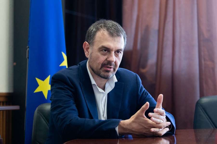 Данило Гетманцев: «Закон про оподаткування маркетплейсів знижує податкову ставку та стимулює перехід до офіційної зайнятості».