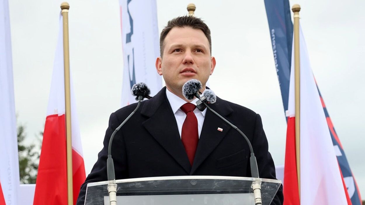 Po odebraniu orderu Zełeńskiemu, swoje ordery zwrócili też…