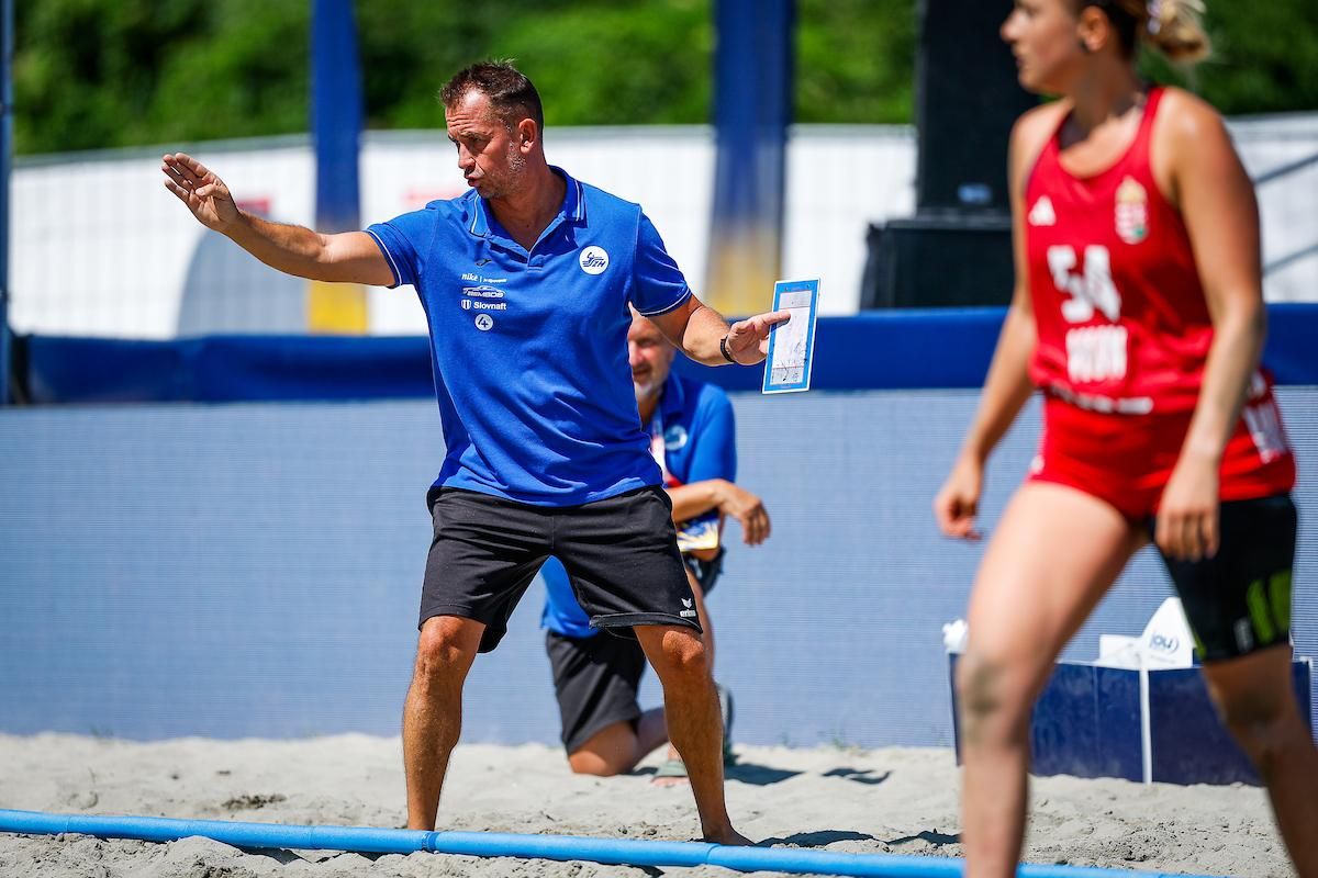 PLÁŽOVÁ HÁDZANÁ: SLOVENKY NA EURO 2027 NEPOSTÚPILI, DOMINIKA KODAJOVÁ PIATOU NAJLEPŠOU STRELKYŇOU TURNAJA