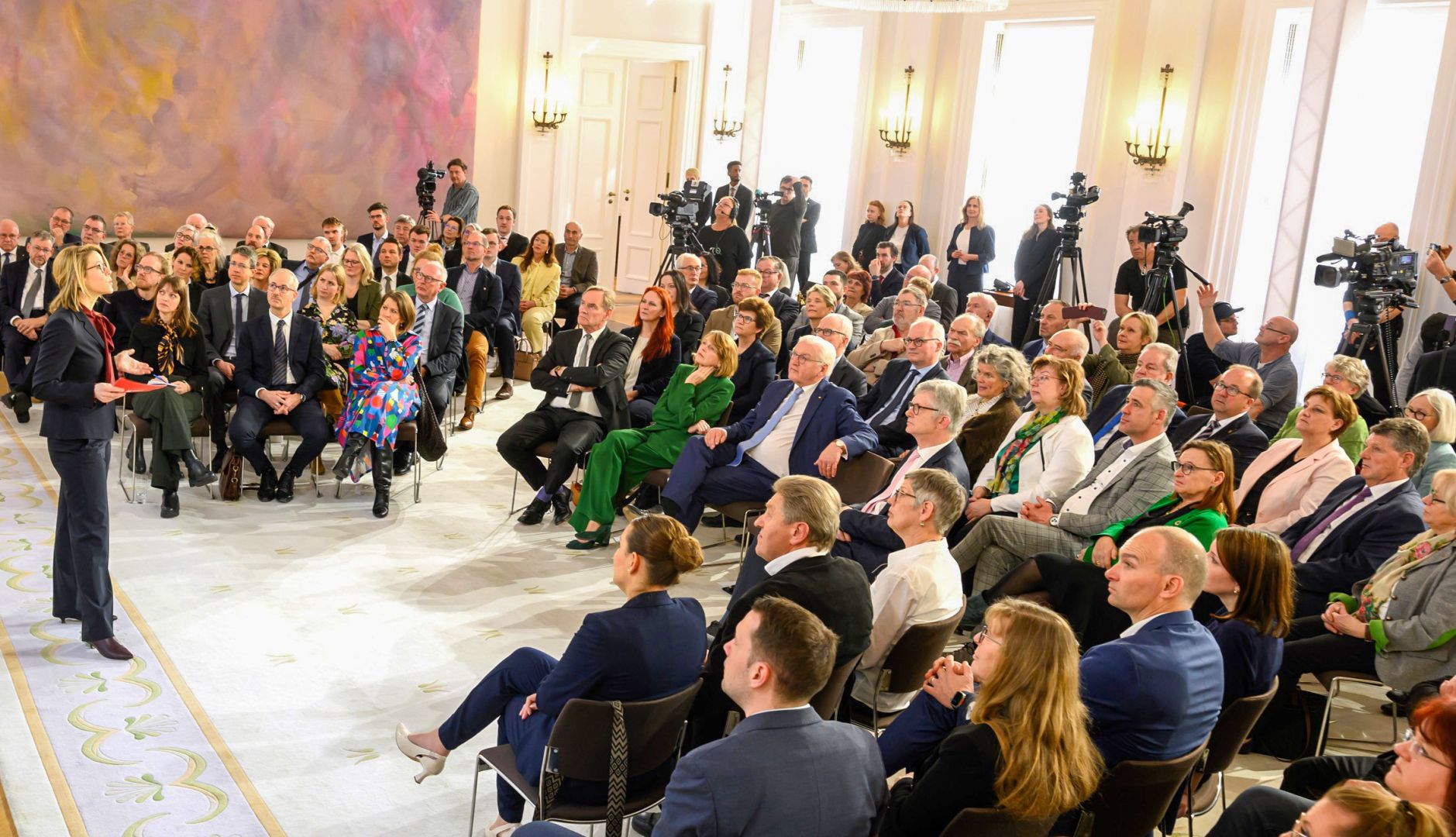 Würdigung ehrenamtlicher Kommunalpolitikerinnen und -politiker im Schloss Bellevue