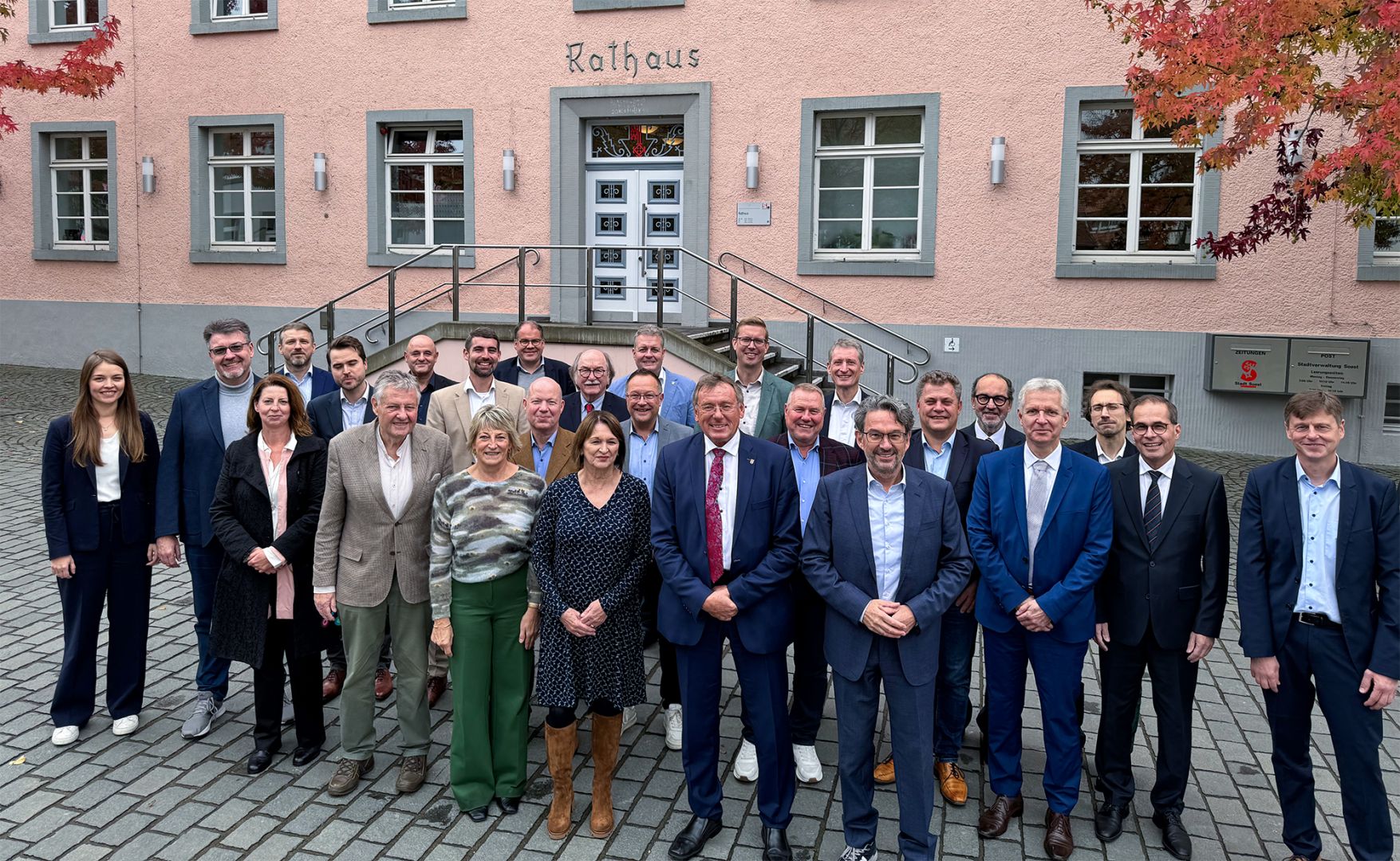Kommunen vor dem finanziellen Kollaps - Kommunen und ihre Unternehmen krisenfest machen