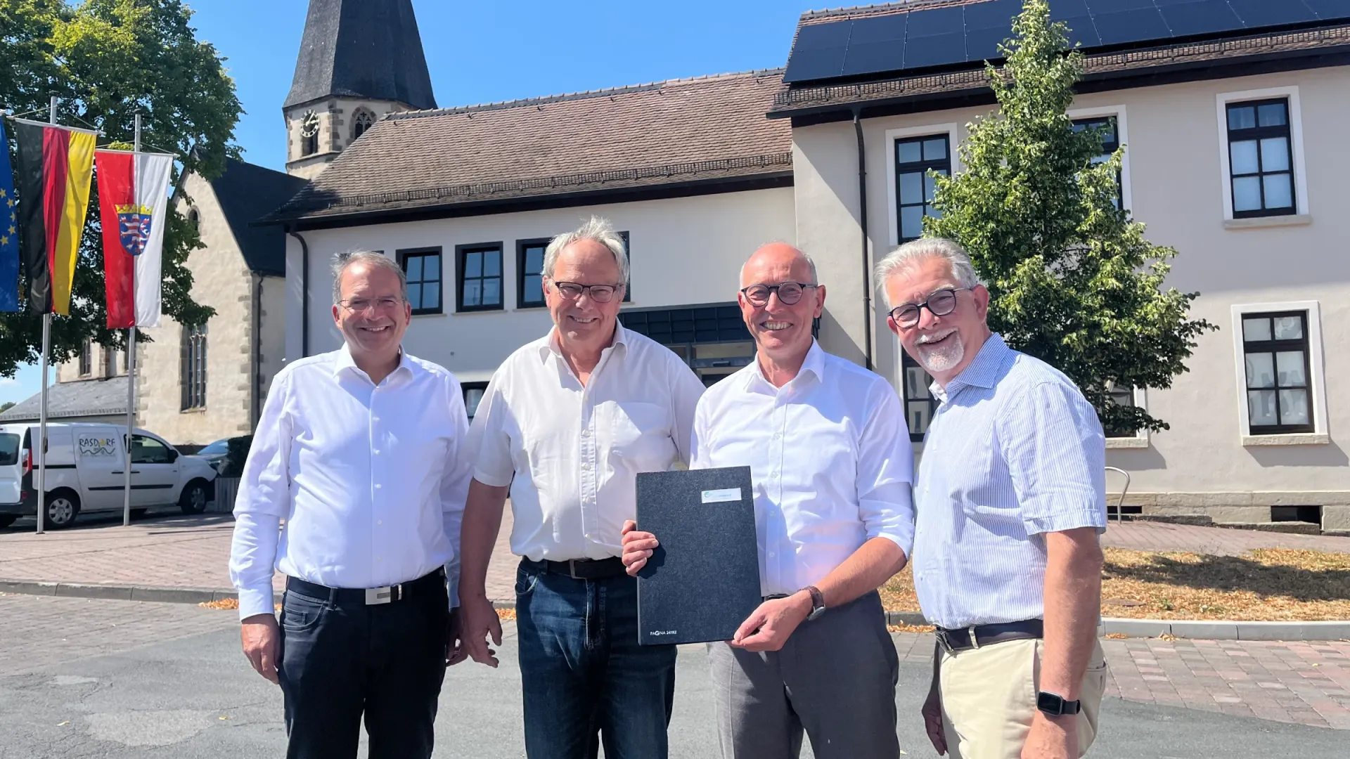 RhönEnergie und Rasdorf vereinbaren Modernisierung der Straßenbeleuchtung