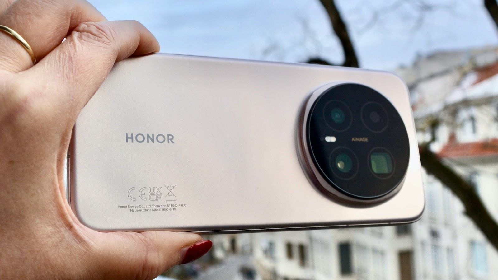 Hlasujte v ankete Smart Poisťovňa 2026 a vyhrajte Honor Magic 8 Pro
