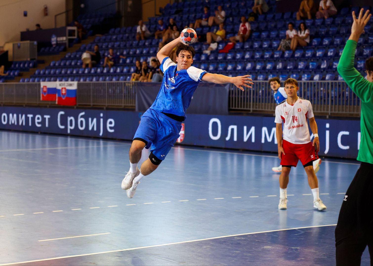 MAJSTROVSTVÁ EURÓPY KADETOV: PREHRA SO ŠVAJČIARMI O 12 GÓLOV. TRÉNER STRAŇOVSKÝ SA OSPRAVEDLŇUJE