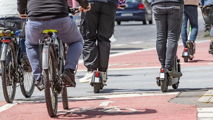 E-Scooter-Bestand steigt auf 1,66 Millionen – Leih-Scooter verursachen deutlich häufiger Schäden