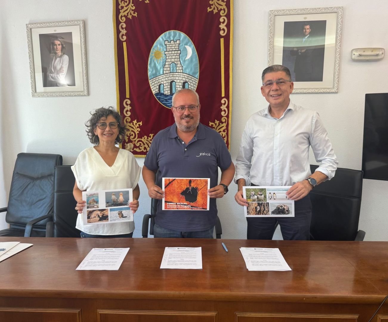 ABANCA, Afundación y el Concello de Ribadavia firman un convenio de colaboración para mostrar la exposición «Comedy Wildlife»