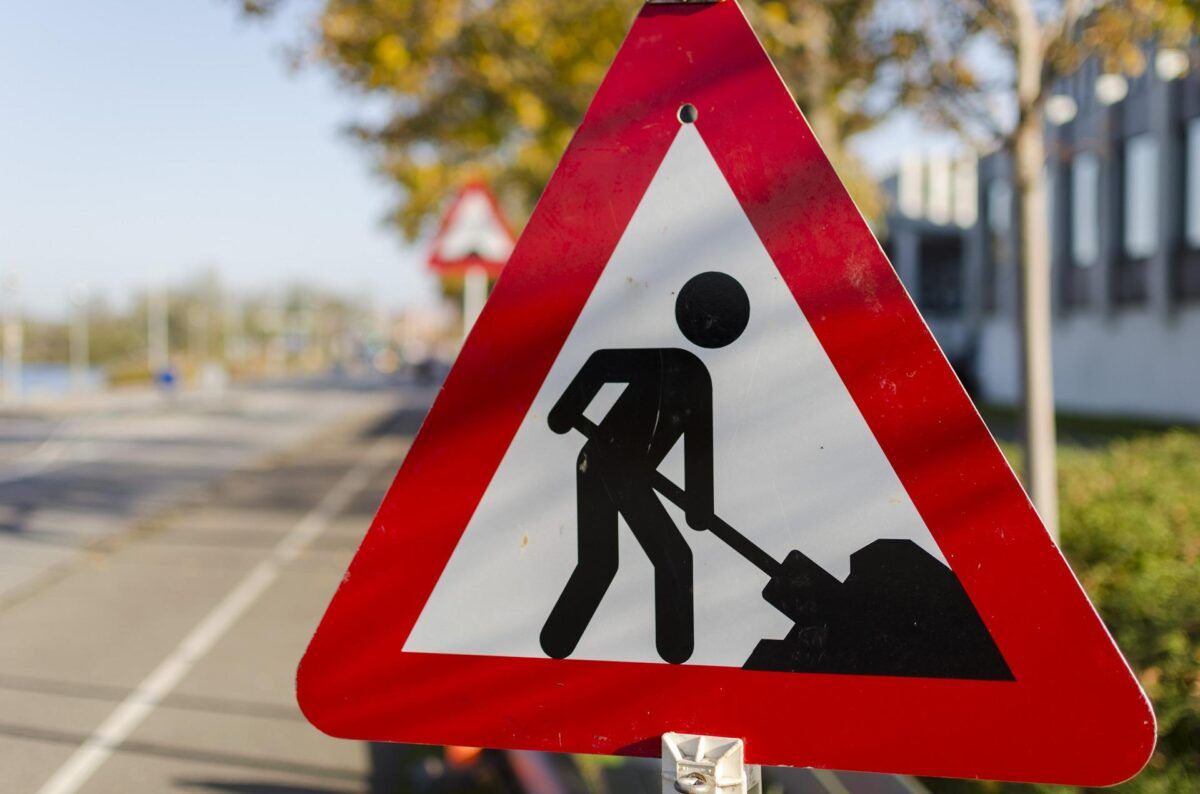 Čiastočná uzávera Ulice 1. mája z dôvodu komplexnej opravy vozovky