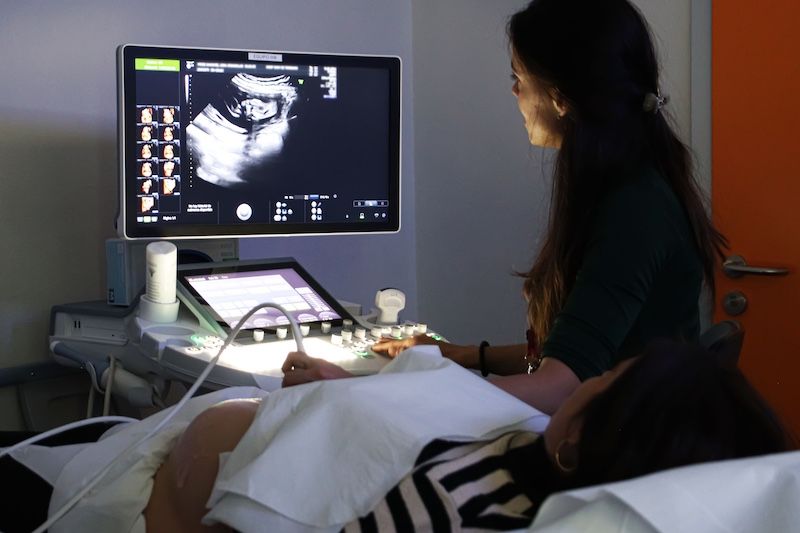 El Hospital de Torrejón investiga cómo los biomarcadores ayudan a prever complicaciones graves del embarazo