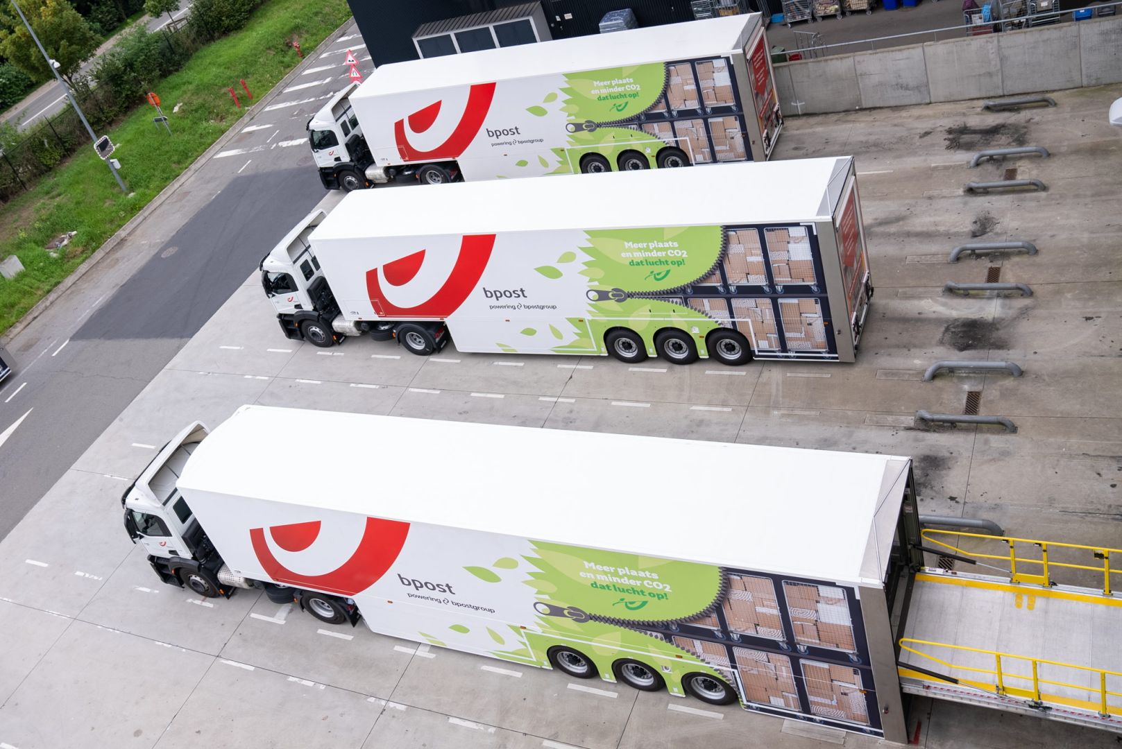 Bpost investit dans de nouvelles remorques à double étage pour transporter davantage de colis en moins de trajets