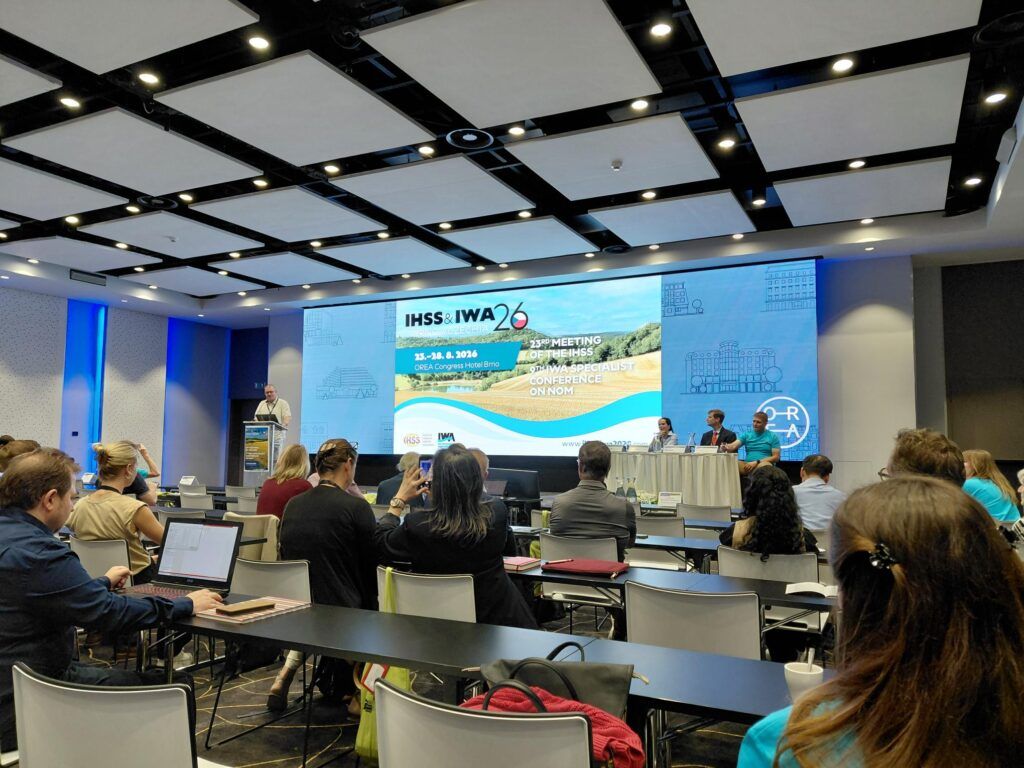 Mezinárodní konference na téma organické hmoty, Brno, 23.–28. 8. 2026