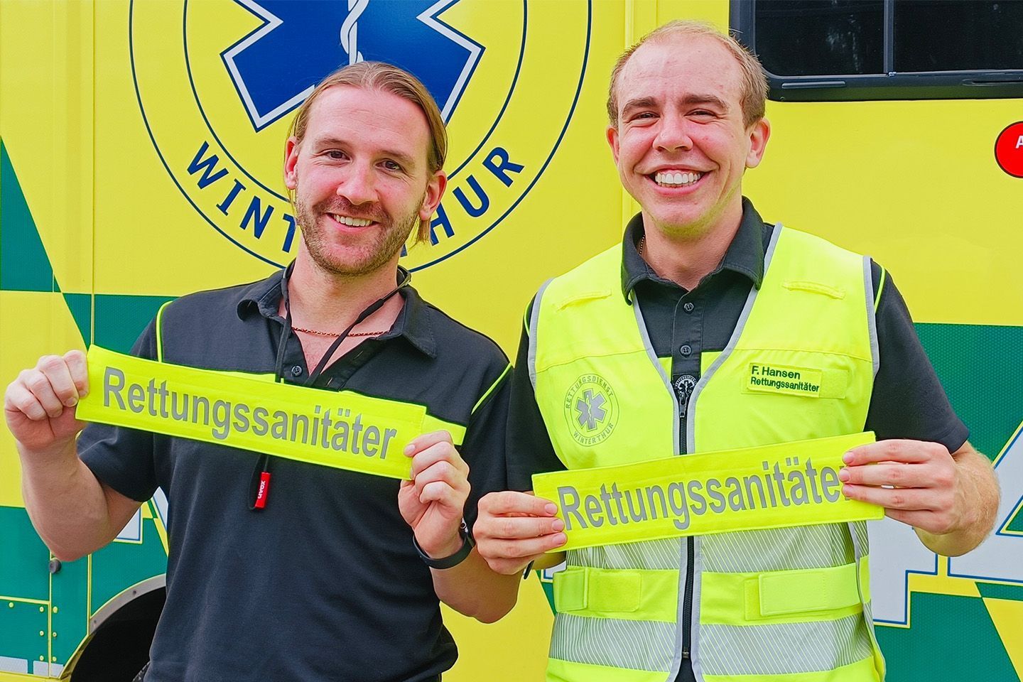 Zwei Wege, ein gemeinsames Ziel: Francis und Fredy sind diplomierte Rettungssanitäter HF