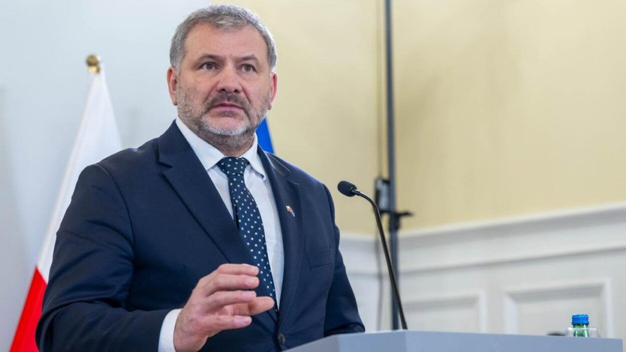 Ponad 100 prokuratorów ma aktywnie ścigać Polaków