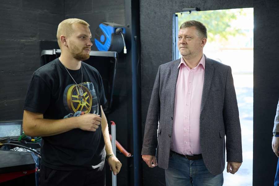 Відбудова під час війни та підтримка ветеранів: Олександр Корнієнко відвідав Житомирщину