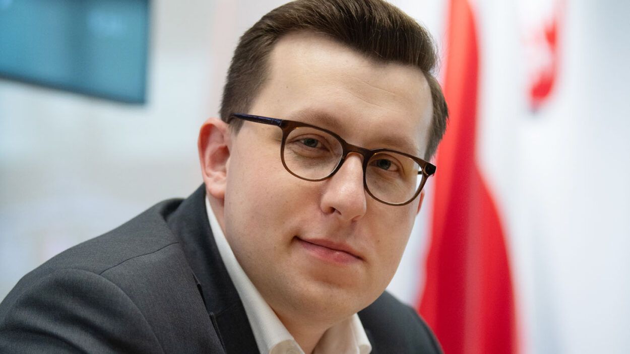 Dawid Kacprzyk nie może znaleźć pracy. To może w końcu znajdzie… go prokurator?