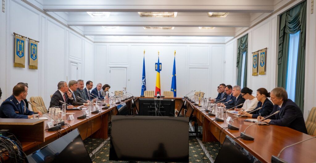 Întâlnirea ministrului Afacerilor Interne, Cătălin Predoiu, cu congresmanul Mike Rogers, președintele Comisiei pentru Forțe Armate din Camera Reprezentanților a SUA