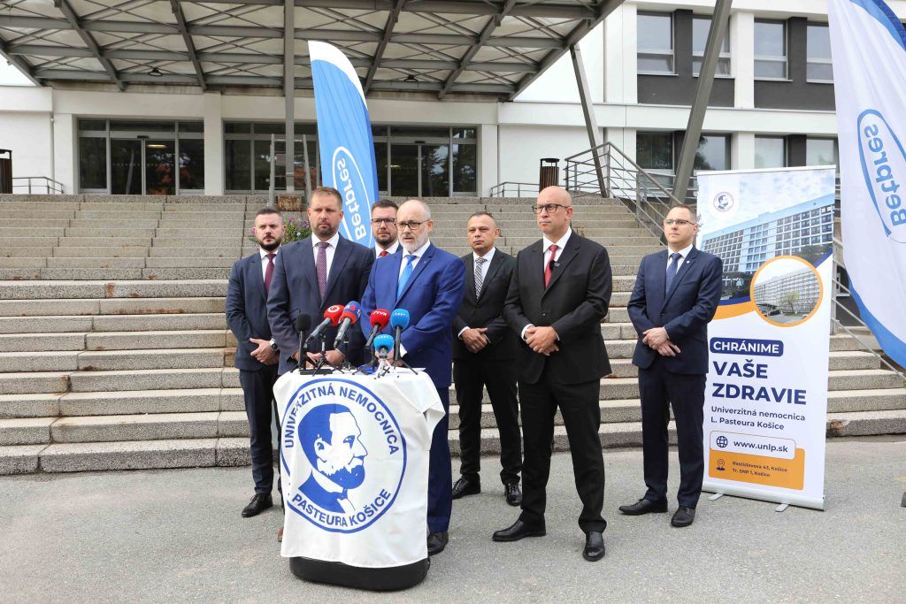 UNLP získala modernejšie a energeticky úspornejšie priestory. Obnova chirurgického monobloku je výsledkom spolupráce rezortov