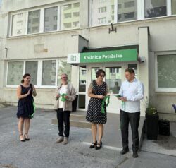 Knižnica Petržalka otvorila novú centrálu na Fedinovej