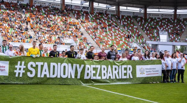 Pełne emocje zaczynają się od pełnych trybun. Wracają „Stadiony Bez Barier”