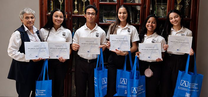 UNEATLANTICO y FUNIBER reconocen a los equipos campeones de la Liga Nacional de Debate Preuniversitaria LATAM 2026