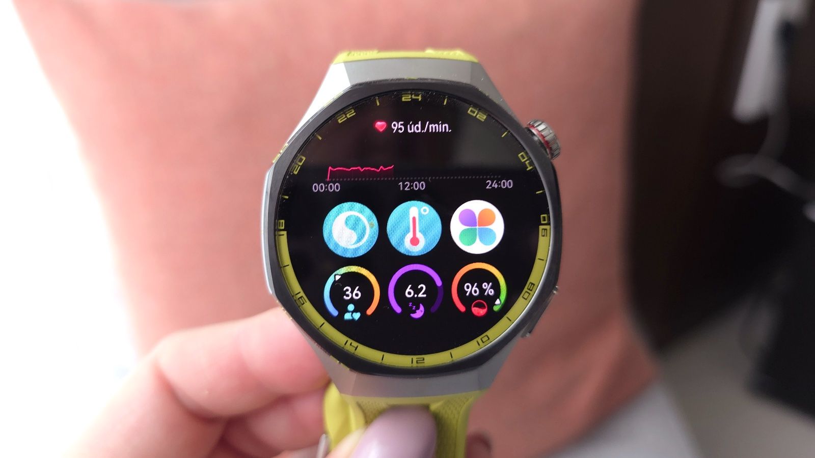 Recenzia Huawei Watch GT 7 Pro: Titán, zafír a dva týždne bez nabíjačky