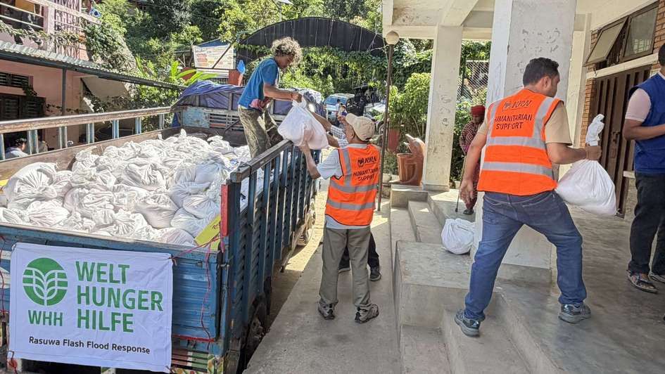Sturzflut in Nepal: Welthungerhilfe versorgt Überlebende in Bergregionen