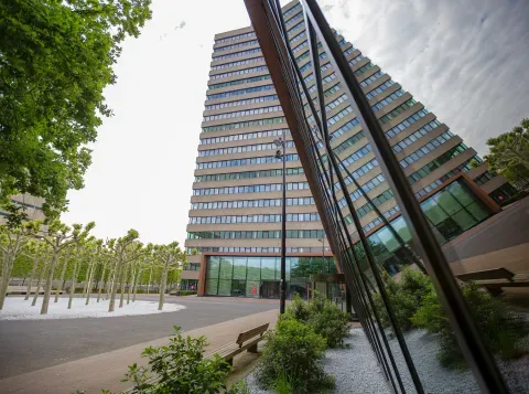 Vernielingen bij SPAR en Refter
