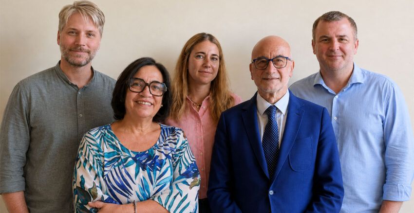 Alzheimer, uno spray nasale difende i neuroni e la memoria