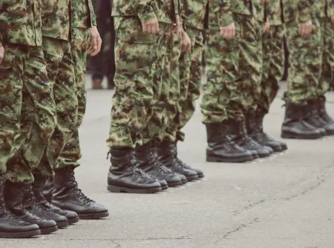 De groeiende rol van oorlog en defensie in de samenleving | Lezing en gesprek met antropoloog Tine Molendijk en politicoloog Wolfgang Wagner
