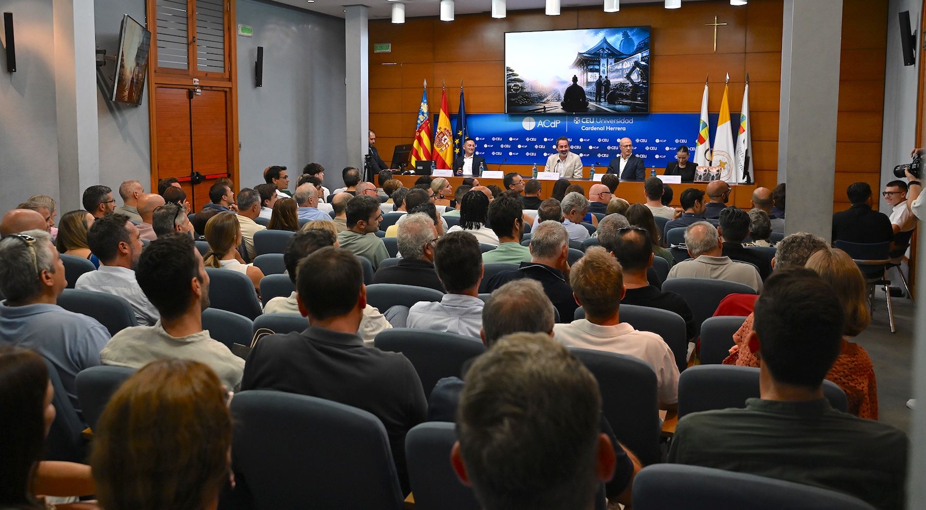 La trasnferencia entre CEU UCH y Ford Valencia, en una novela